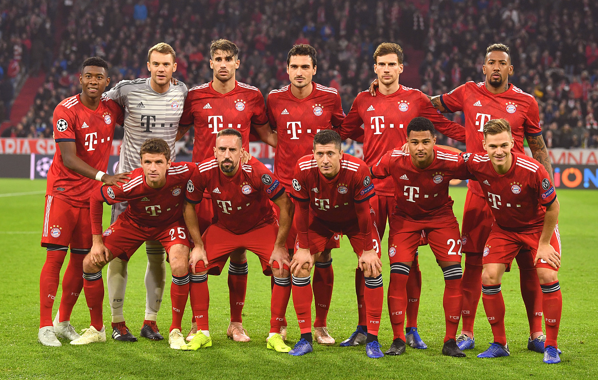 0比2！现场70588人注视下，国足输了，继续垫底…….